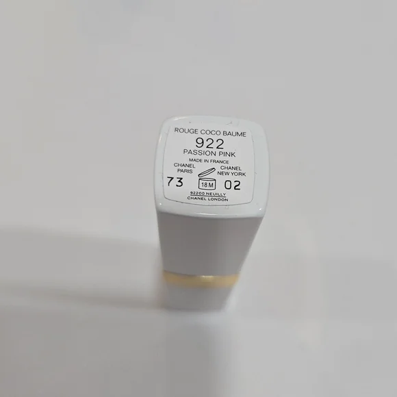 CHANEL MAKEUP BUNDLE:922 PASSION PINK Lip Balm+153 POMPIER Nail Polish New - Picture 6 of 12